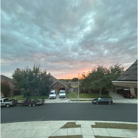 Meet your Posher, Ravyn - Picture 1 of 1